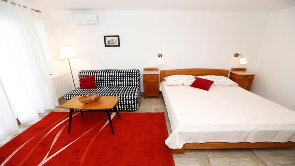 Apartment Vesna With Terrace Baska  Bagian luar foto